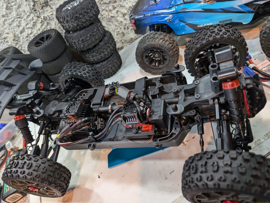 ARRMA Typhon 3s with top removed ARRMA Typhon 3s with top removed